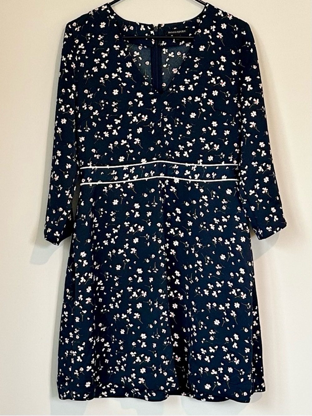 Banana Republic Navy Ditsy Floral A-Line Dress - Size: 6